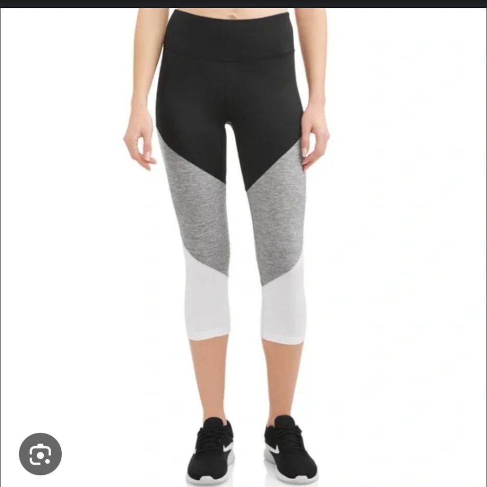 Athletic Works Black and Gray Capri Active Leggings